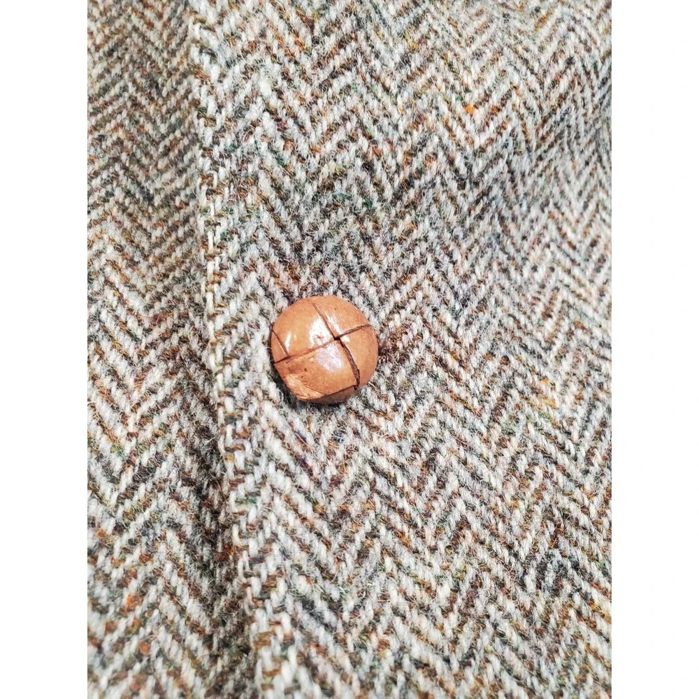 Orvis buttons have